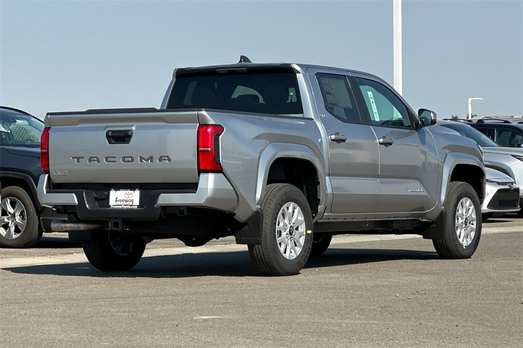 2025 Toyota Tacoma SR5 Double Cab photo 4