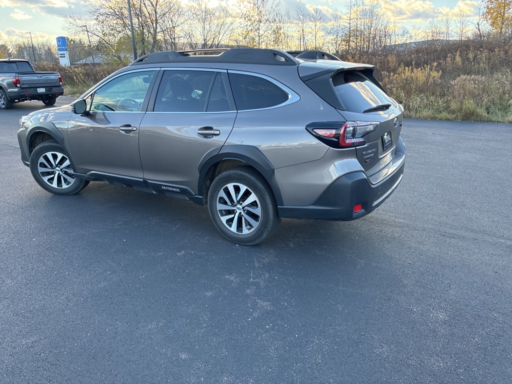2023 Subaru Outback Premium photo 4