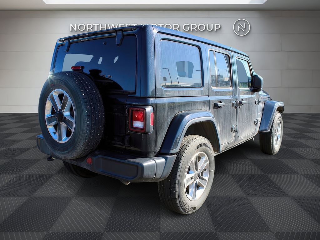 2023 Jeep Wrangler Sahara photo 6
