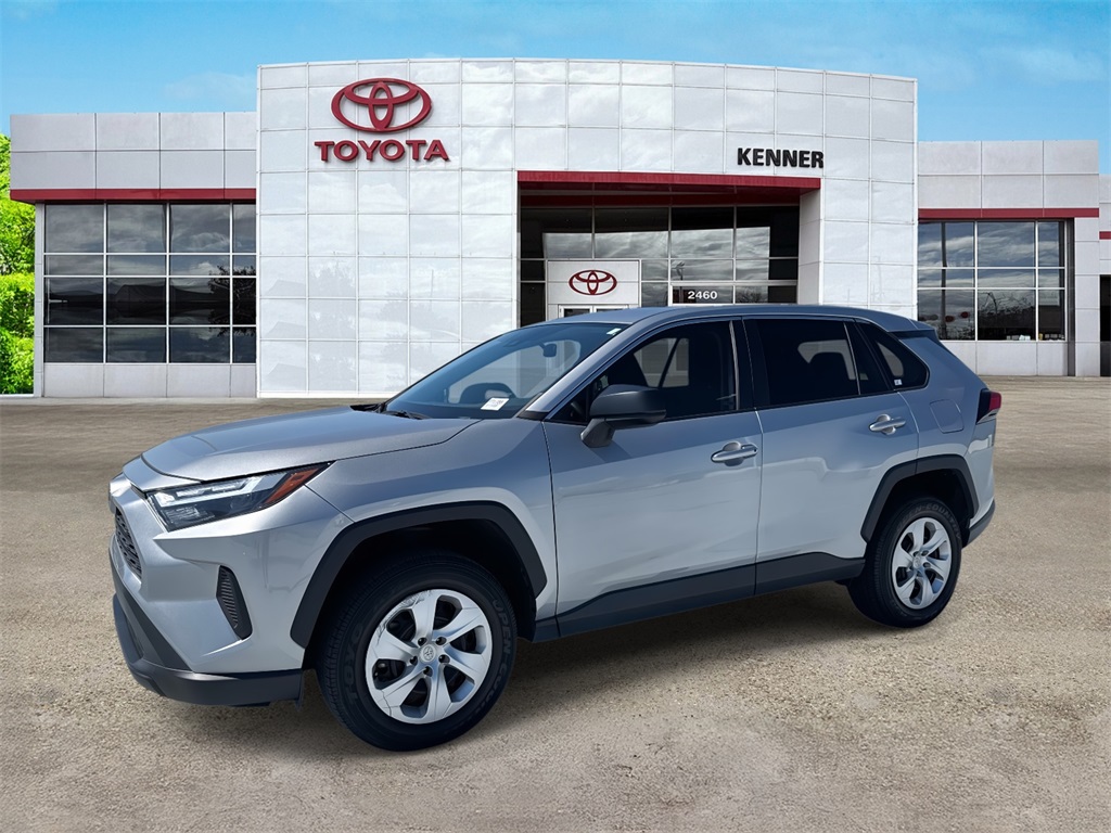 2023 Toyota RAV4 LE photo 2
