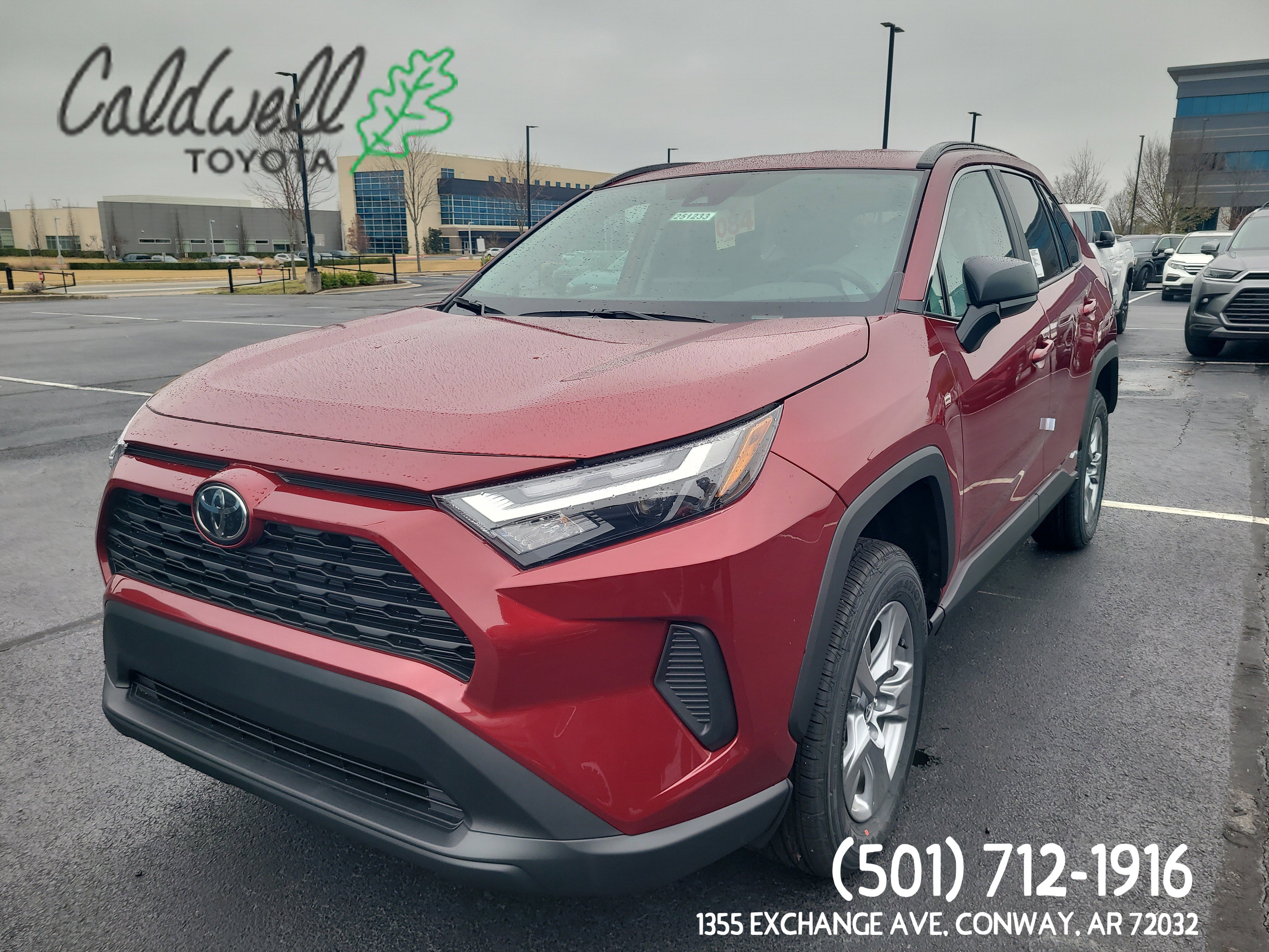 2025 Toyota RAV4 LE's photo