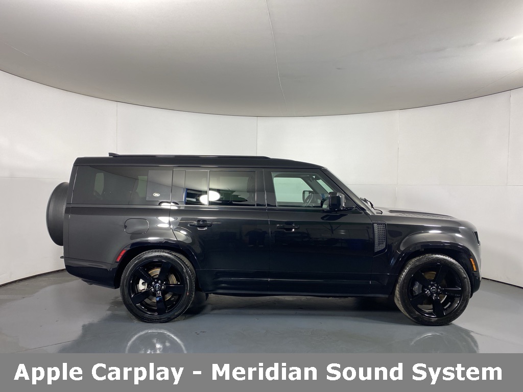 2024 Land Rover Defender 130 X-Dynamic SE photo 4