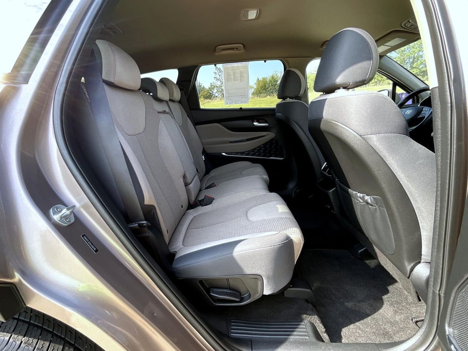 2020 Hyundai Santa Fe SEL photo 18