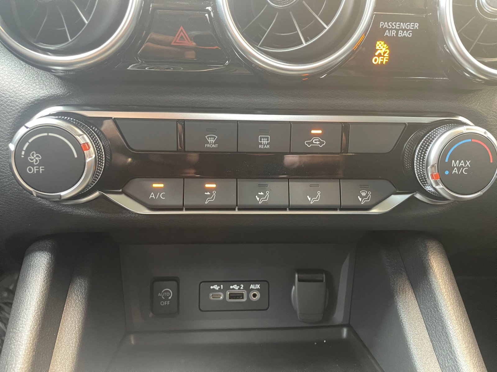 2025 Nissan Sentra SV photo 17