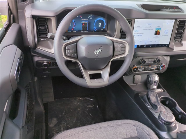 2025 Ford Bronco Base photo 15