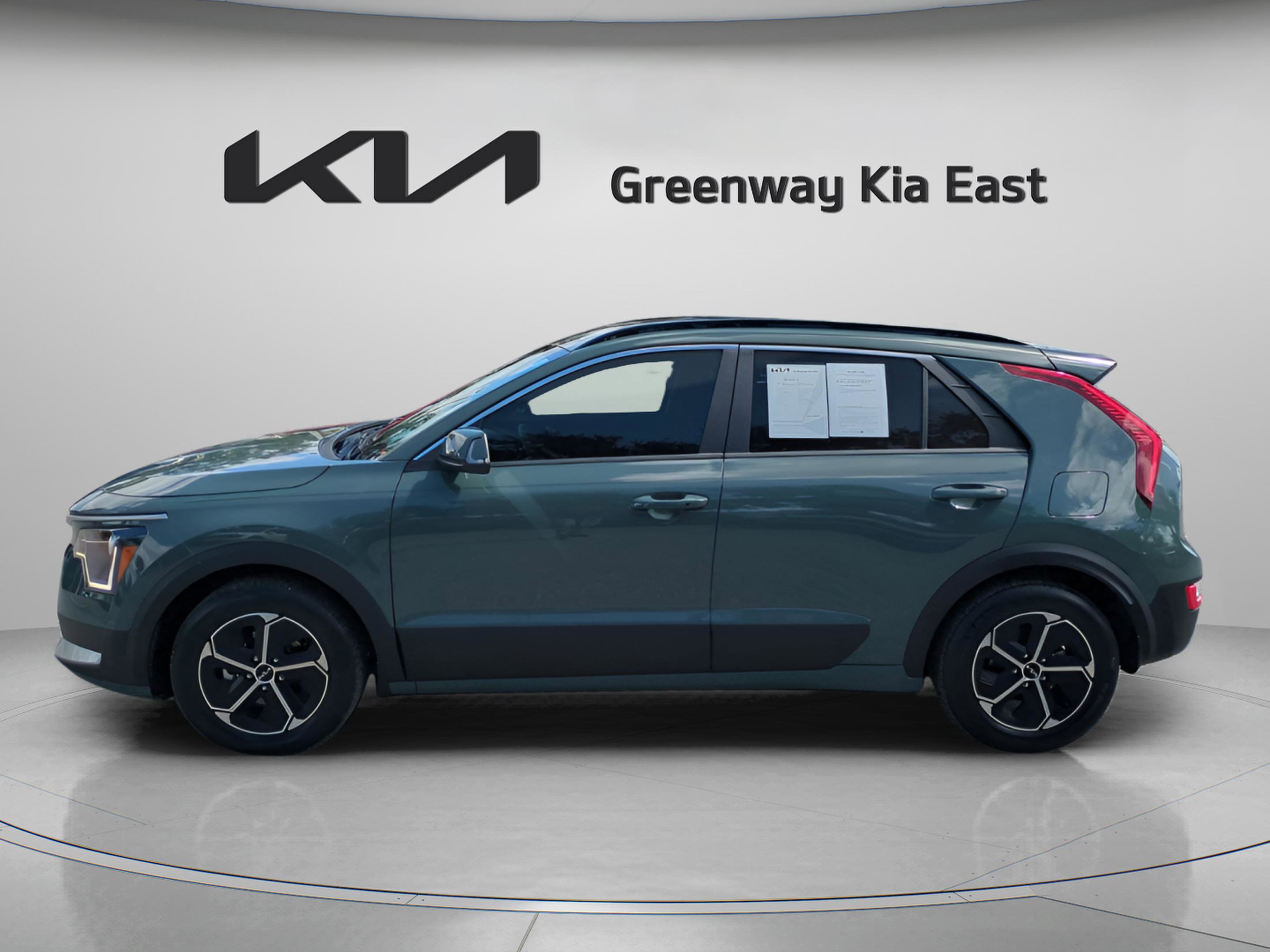 2023 Kia Niro EX photo 5