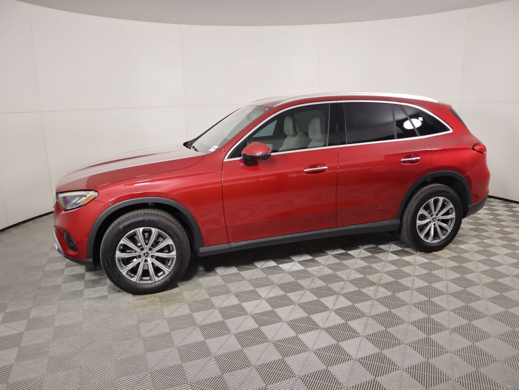 2025 Mercedes Benz GLC 300 photo 8