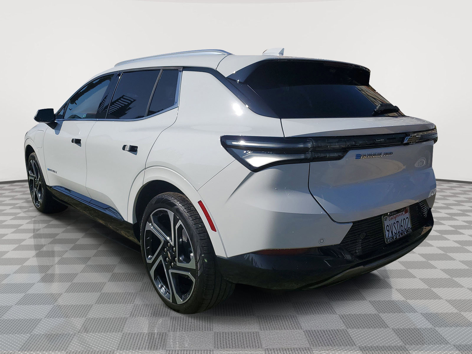 2026 Chevrolet Equinox EV 1LT photo 3