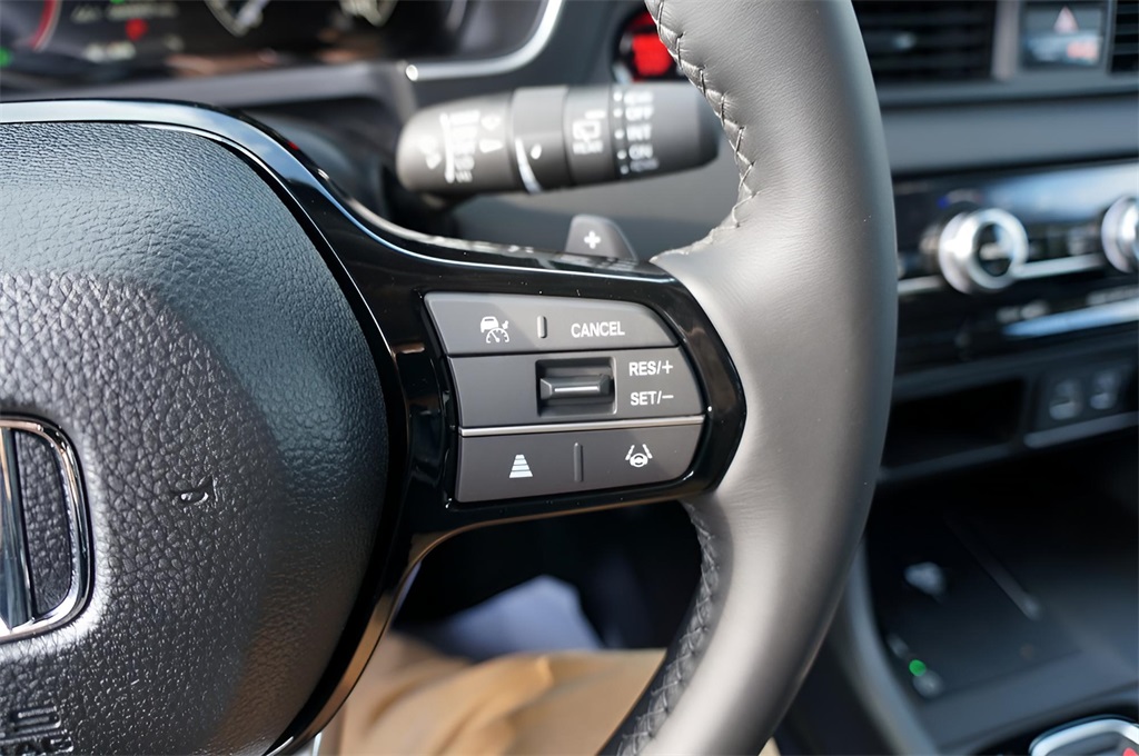2025 Honda Pilot Touring photo 13