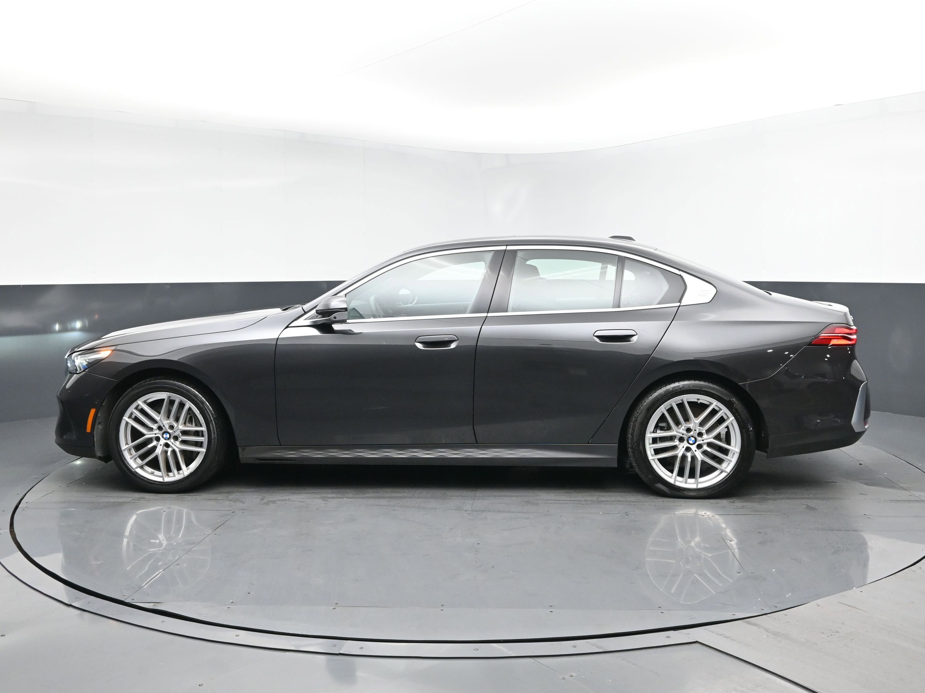 2025 Bmw 540i xDrive photo 3