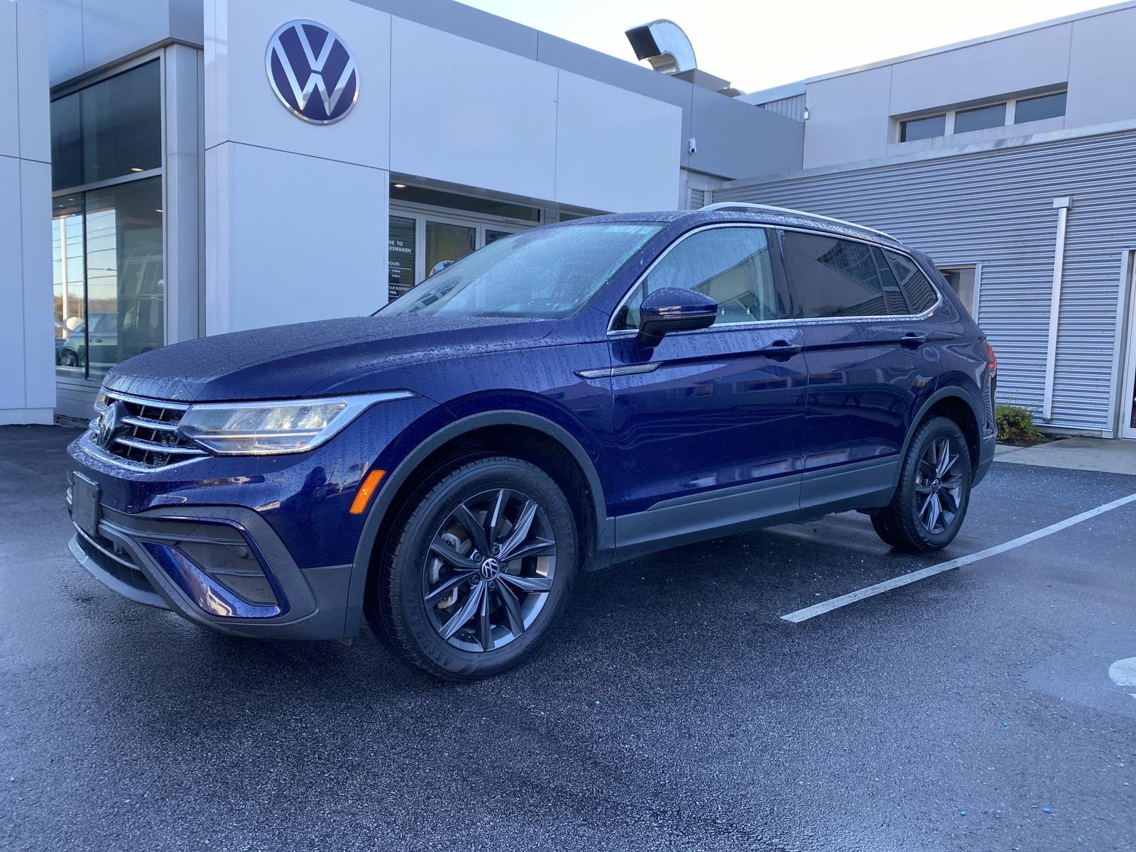 2022 Volkswagen Tiguan SE's photo