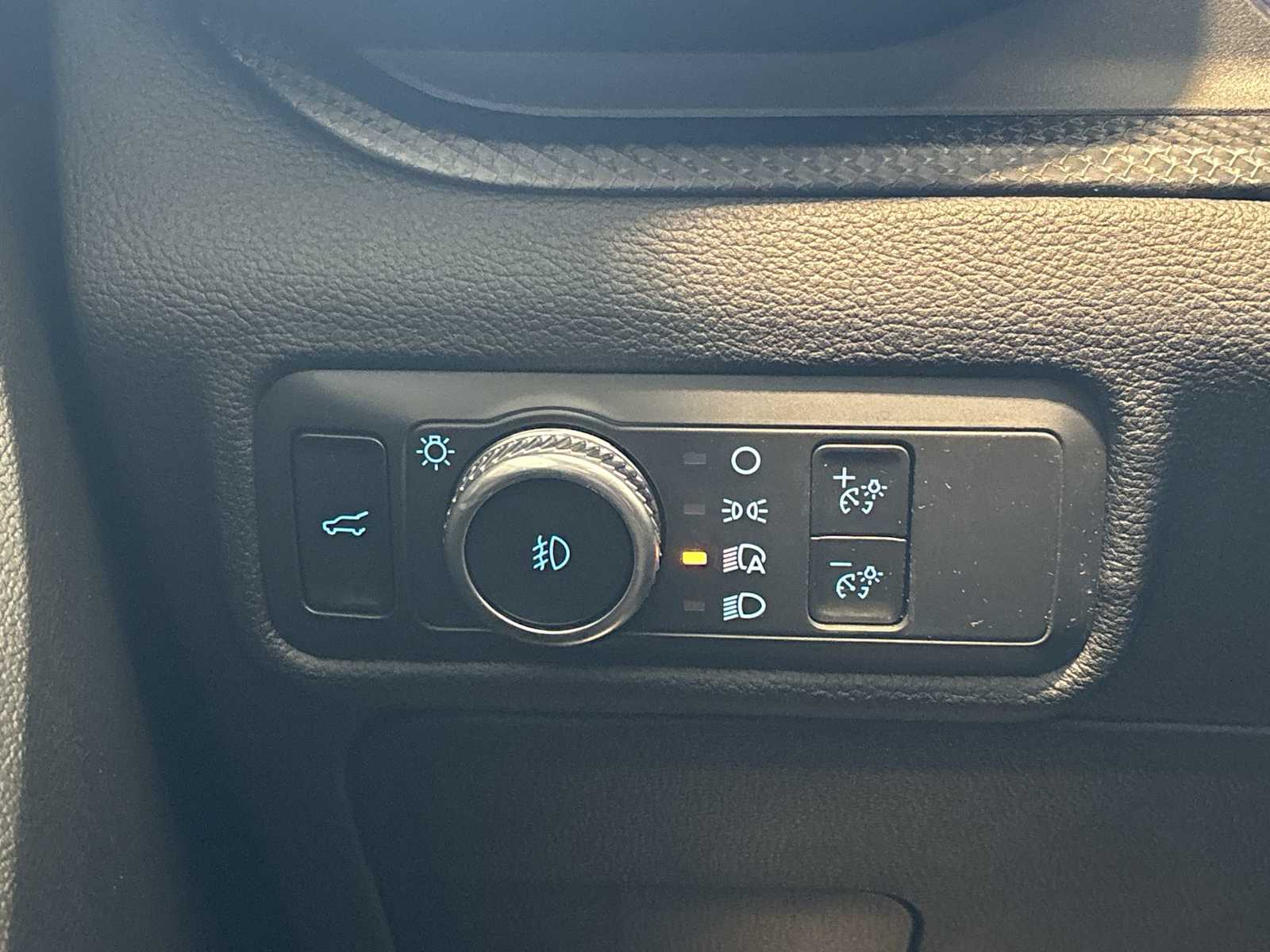 2022 Ford Explorer ST photo 16