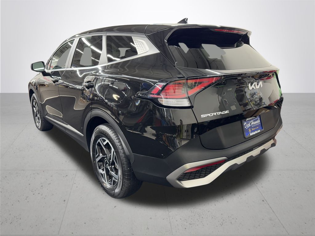 2024 Kia Sportage LX photo 4