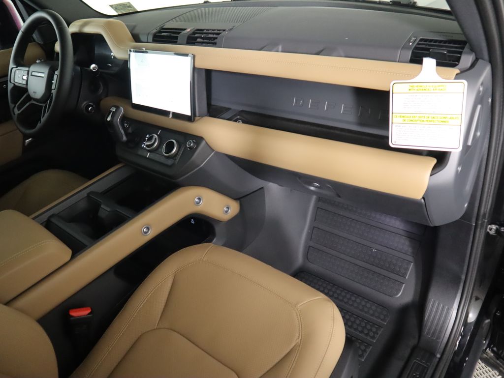 2025 Land Rover Defender 110 S photo 17