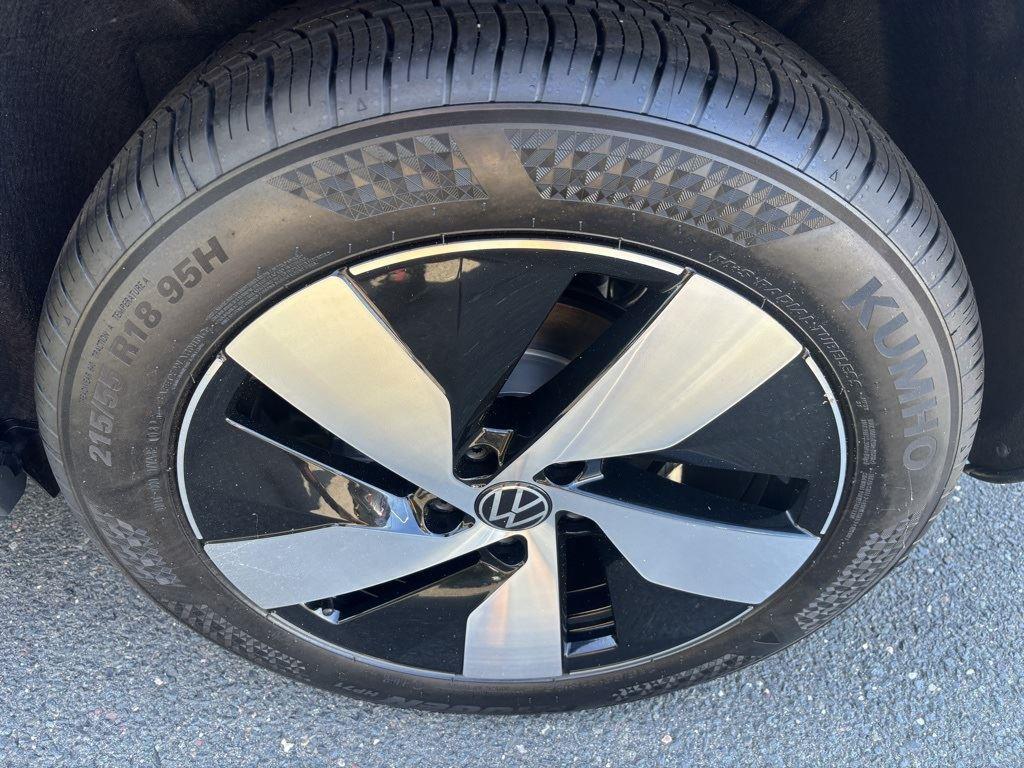 2025 Volkswagen Taos S photo 10
