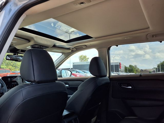 2023 Nissan Rogue SL photo 9
