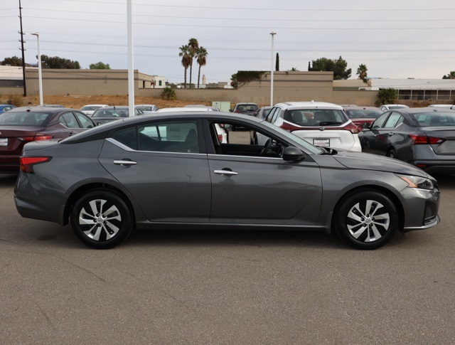 2025 Nissan Altima 2.5 S photo 3