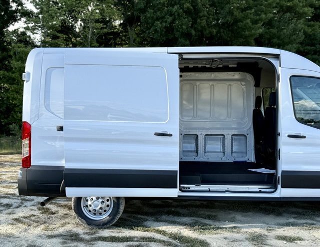 2025 Ford Transit photo 3
