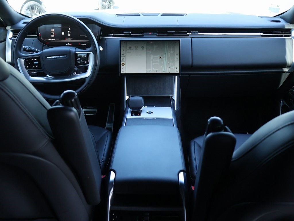 2025 Land Rover Range Rover SE photo 13