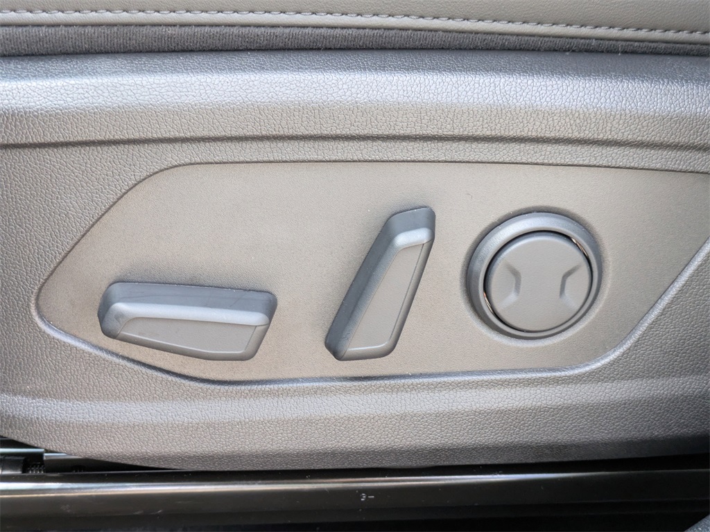 2025 Kia Sorento S photo 19