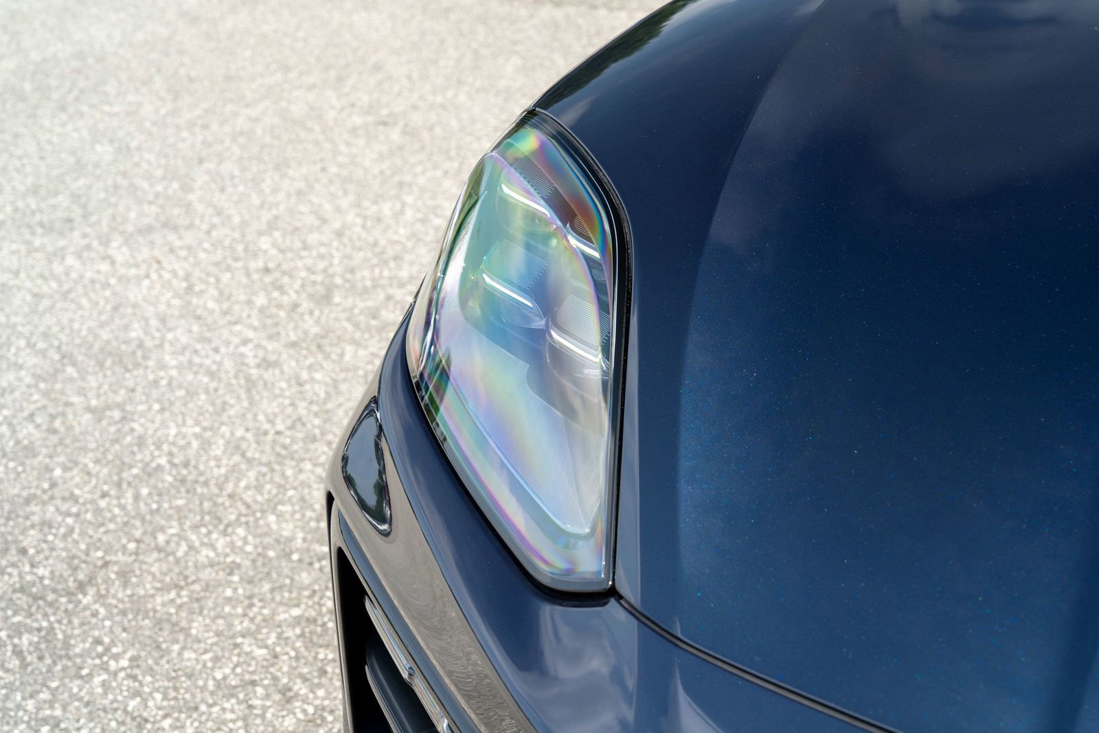 2025 Porsche Cayenne Base photo 19