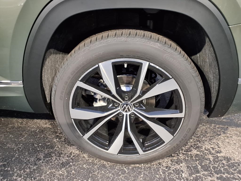 2026 Volkswagen Atlas SEL Premium R-Line photo 3