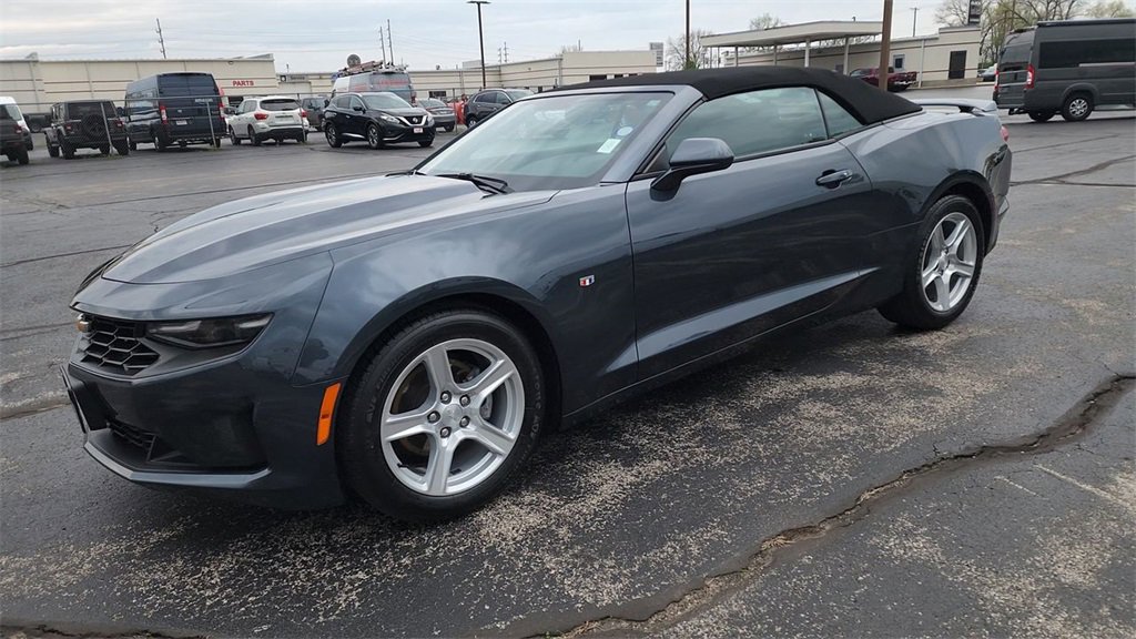 2023 Chevrolet Camaro 1LT photo 3