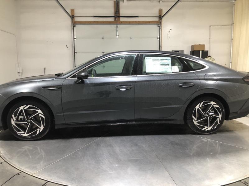 2026 Hyundai Sonata SEL Sport photo 4
