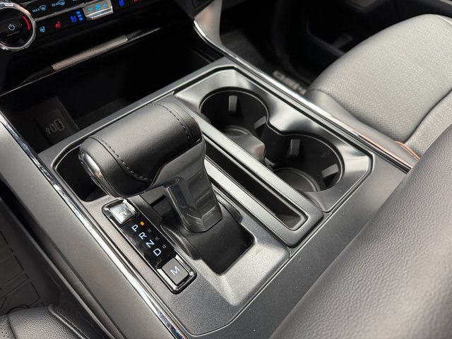 2025 Ford F-150 Lariat photo 18