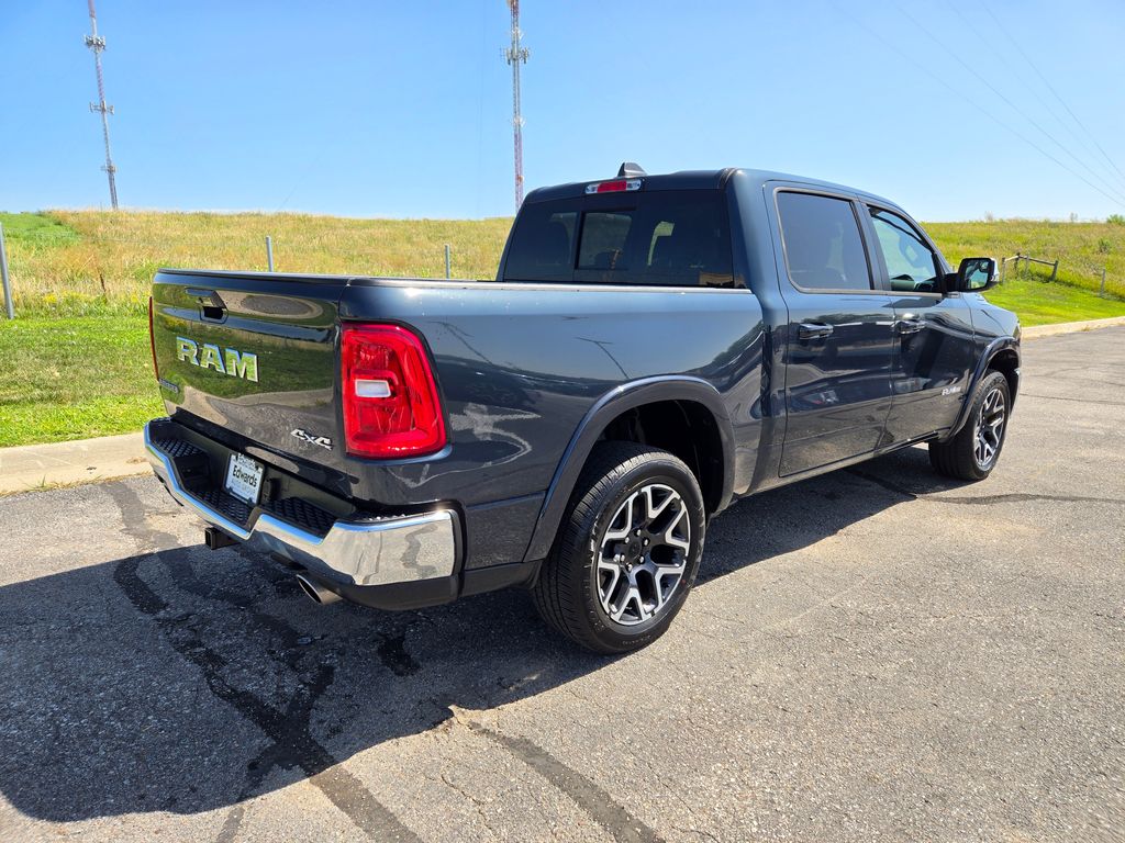 2025 Ram 1500 Laramie photo 3