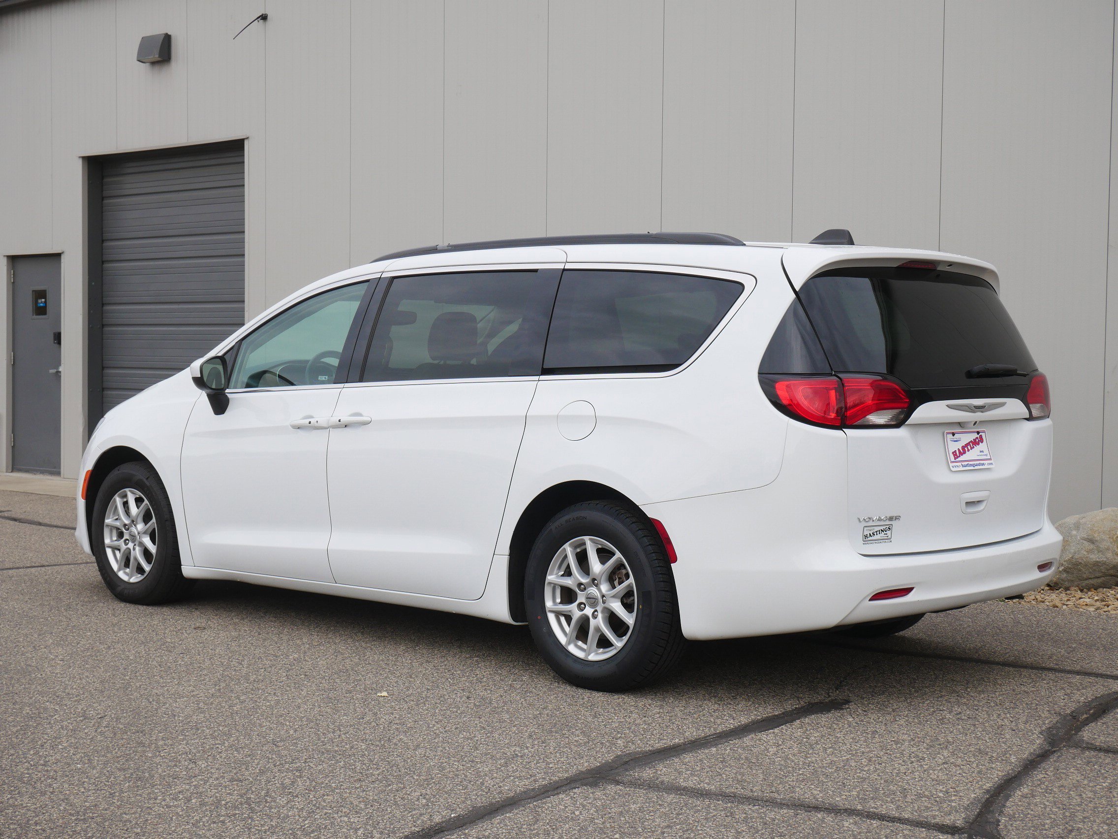 2021 Chrysler Voyager LXi photo 3