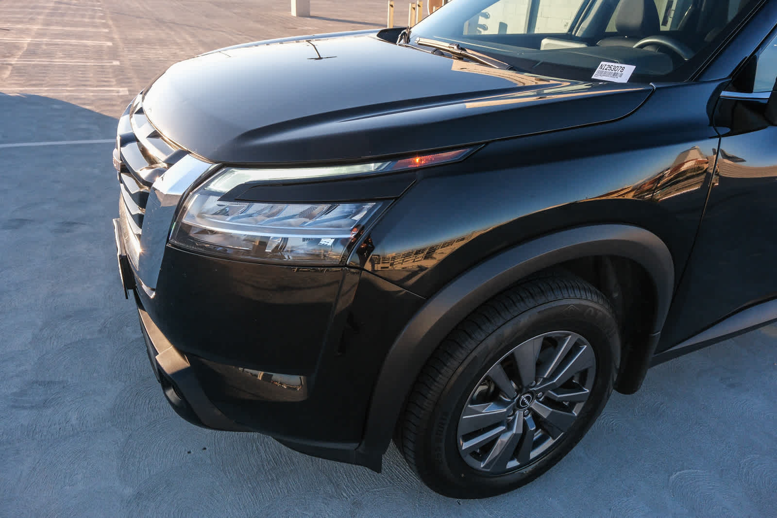 2022 Nissan Pathfinder SV photo 9