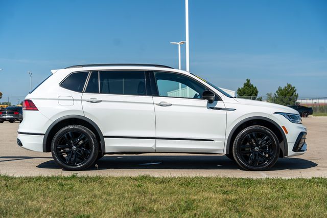 2022 Volkswagen Tiguan SE R-Line Black photo 8