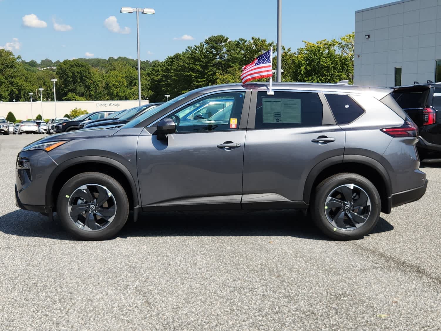 2026 Nissan Rogue SV AWD photo 5