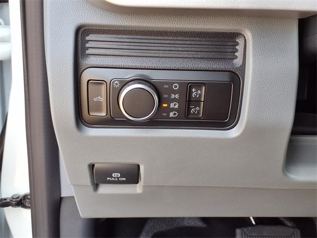 2025 Ford F-350 photo 9