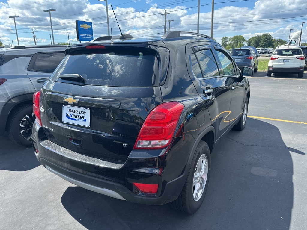2019 Chevrolet Trax LT photo 2