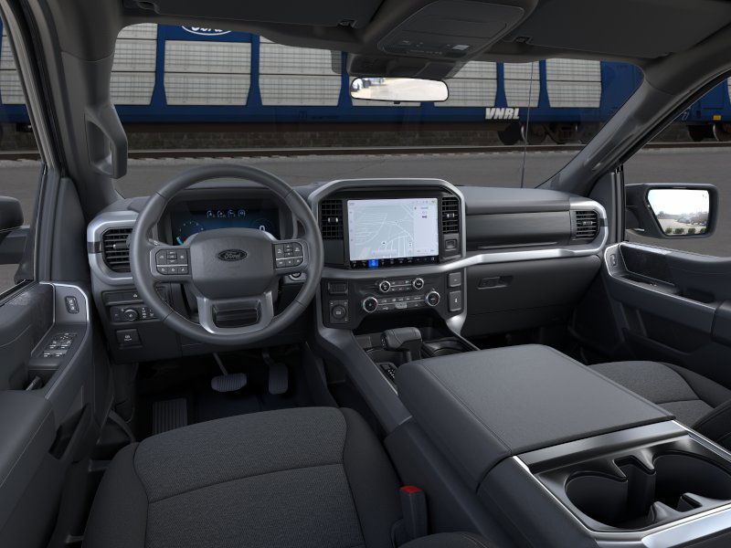 2025 Ford F-150 XLT photo 9