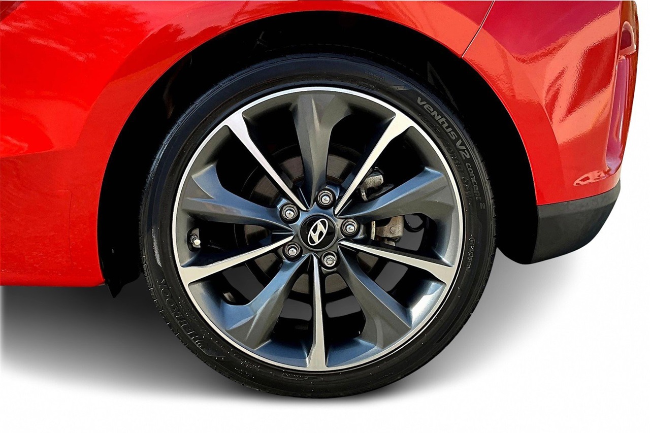 2019 Hyundai Veloster 2.0L Premium photo 29