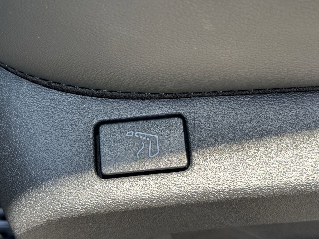 2025 Nissan Murano Platinum photo 20