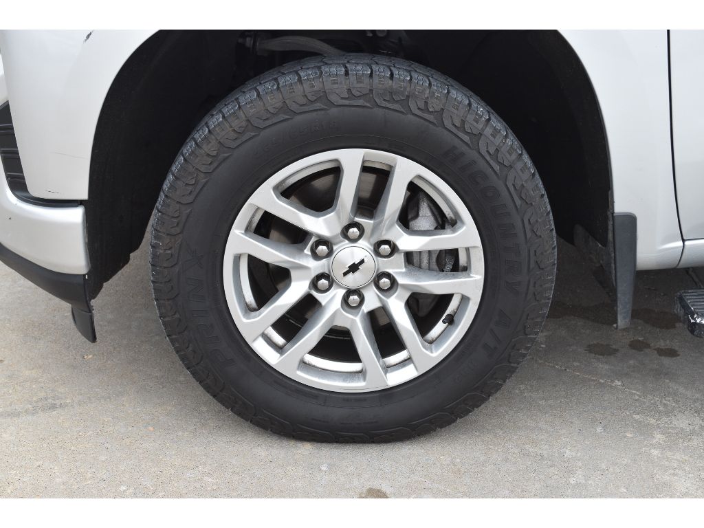 2019 Chevrolet Silverado 1500 RST photo 2