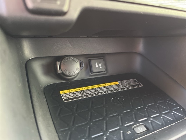 2019 Toyota RAV4 XLE Premium photo 25