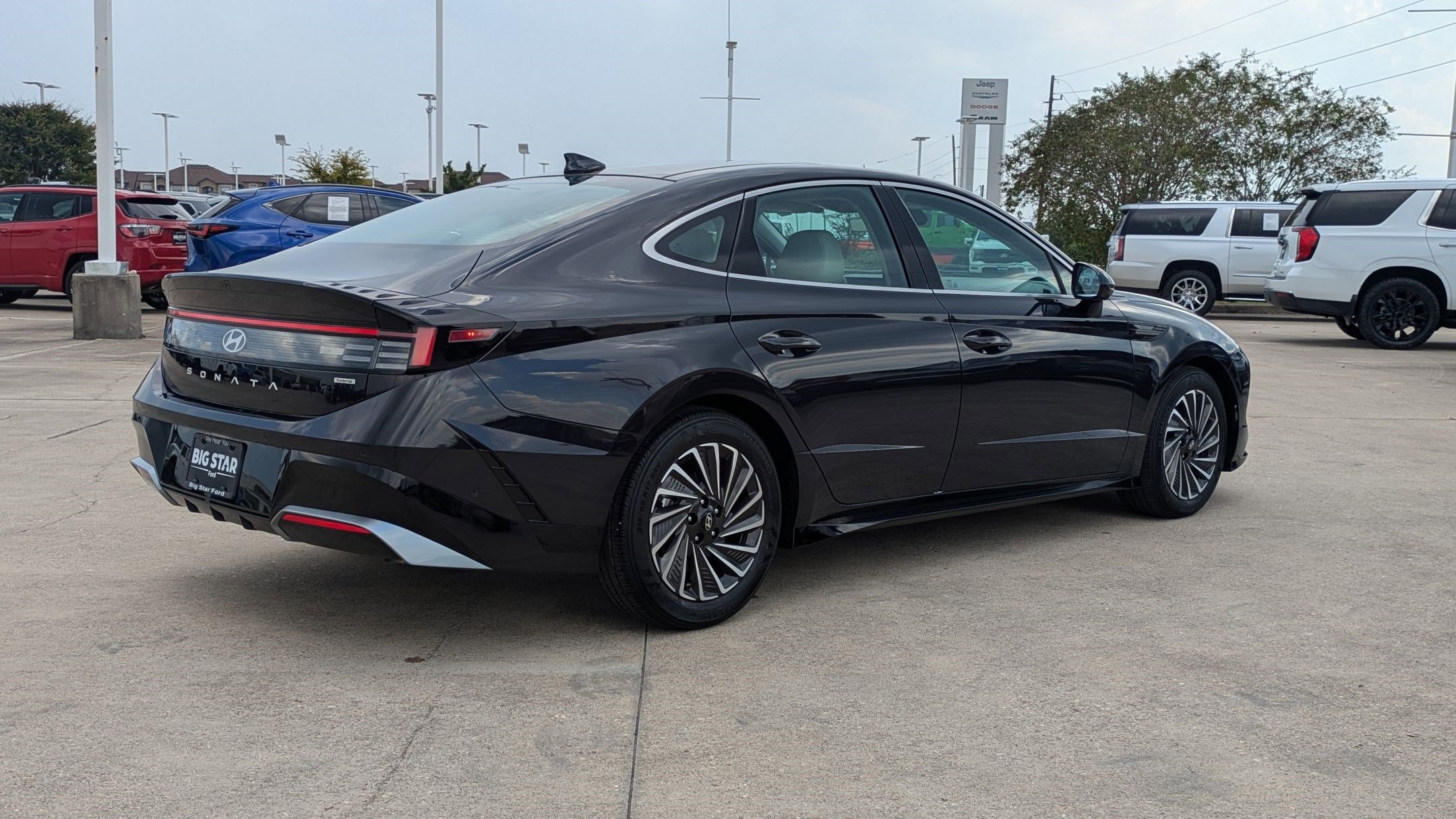 2024 Hyundai Sonata Hybrid Limited photo 3