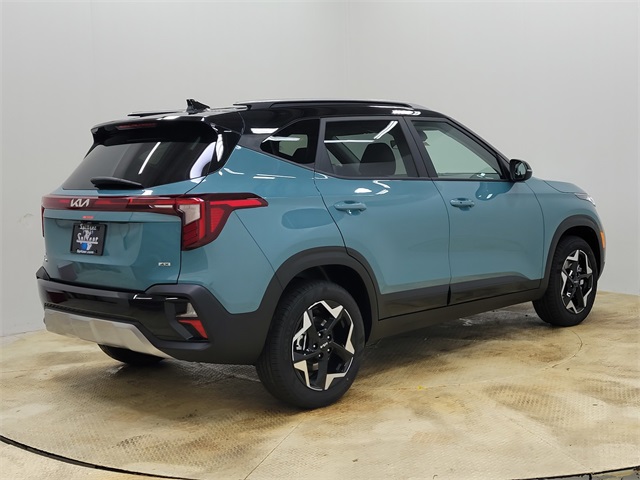 2026 Kia Seltos S photo 2