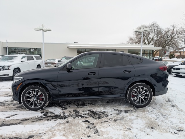 2022 BMW X6 M50i's photo