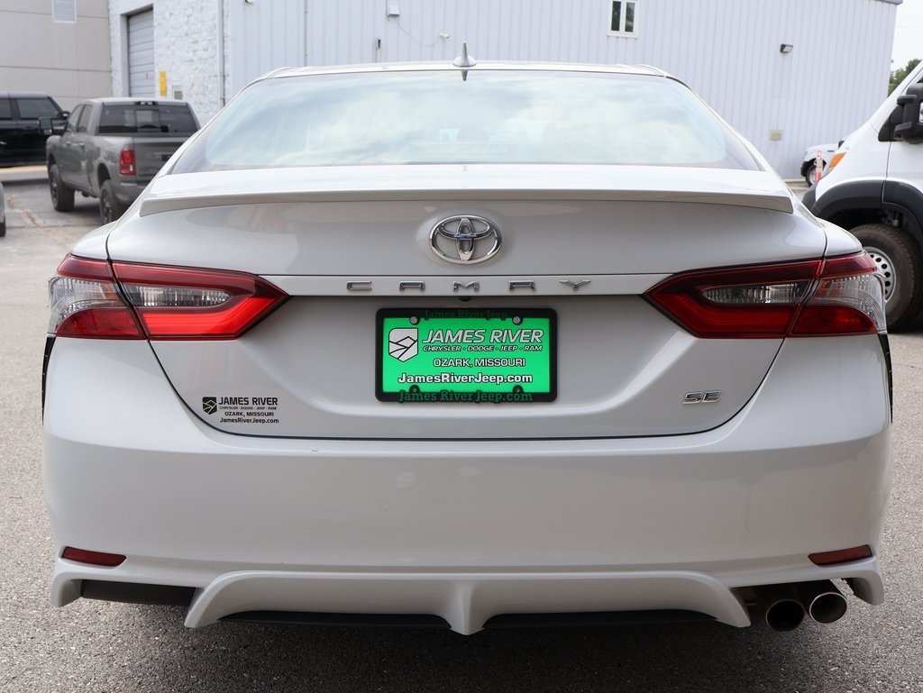 2024 Toyota Camry SE photo 4