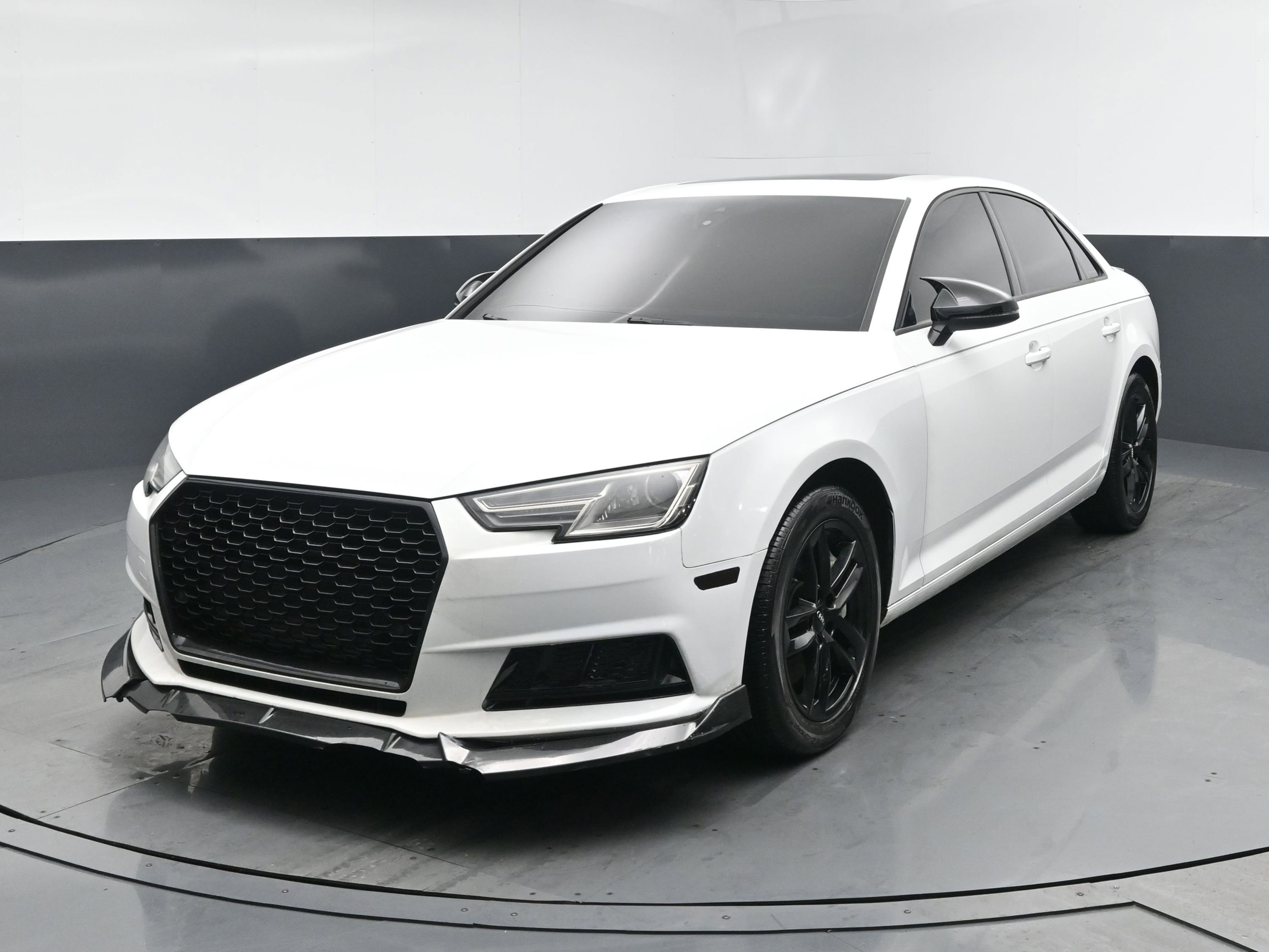 2017 Audi A4 Premium's photo