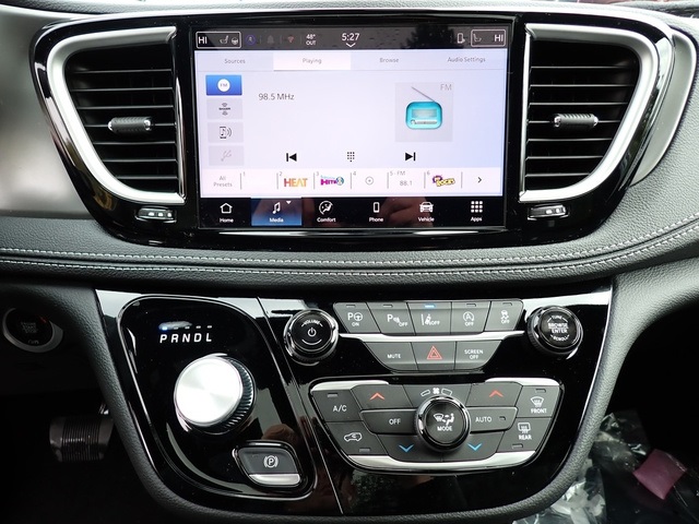 2025 Chrysler Pacifica photo 20