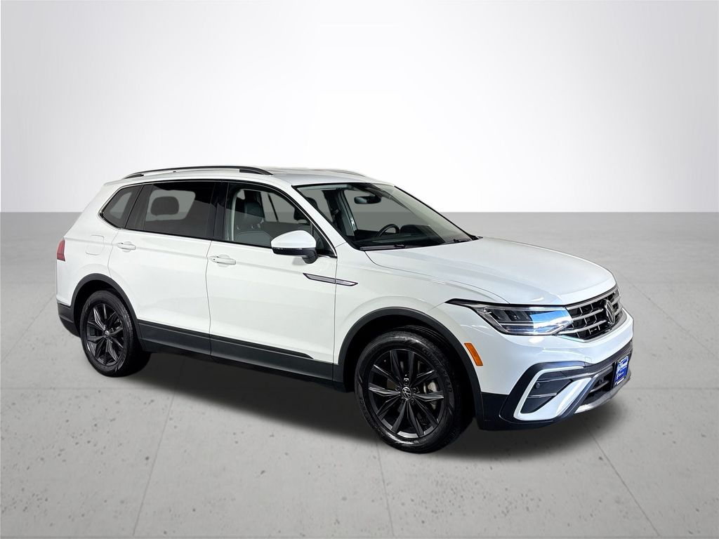 2024 Volkswagen Tiguan SE Wolfsburg Edition photo 4