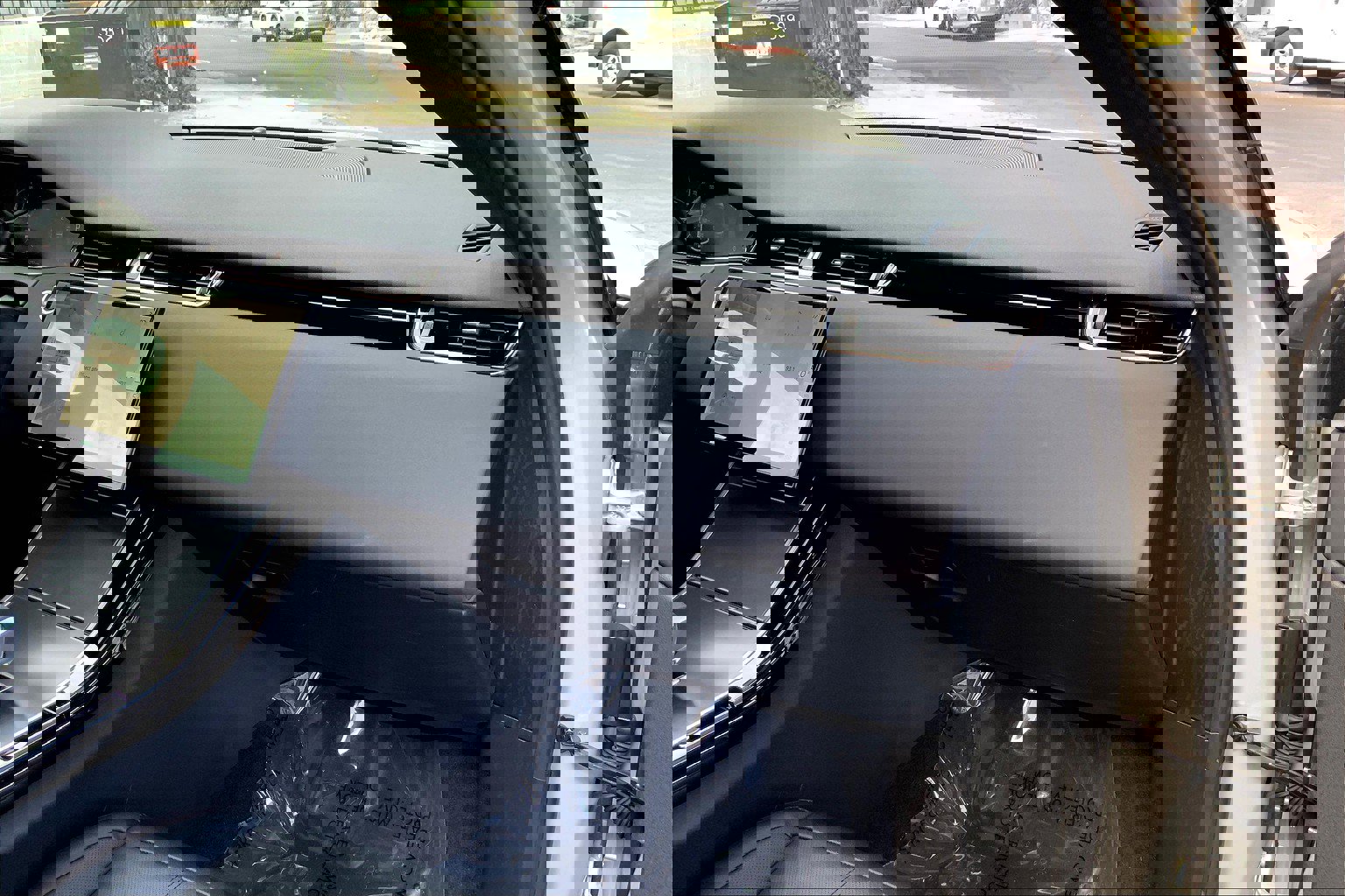 2024 Land Rover Range Rover Evoque Dynamic SE photo 16