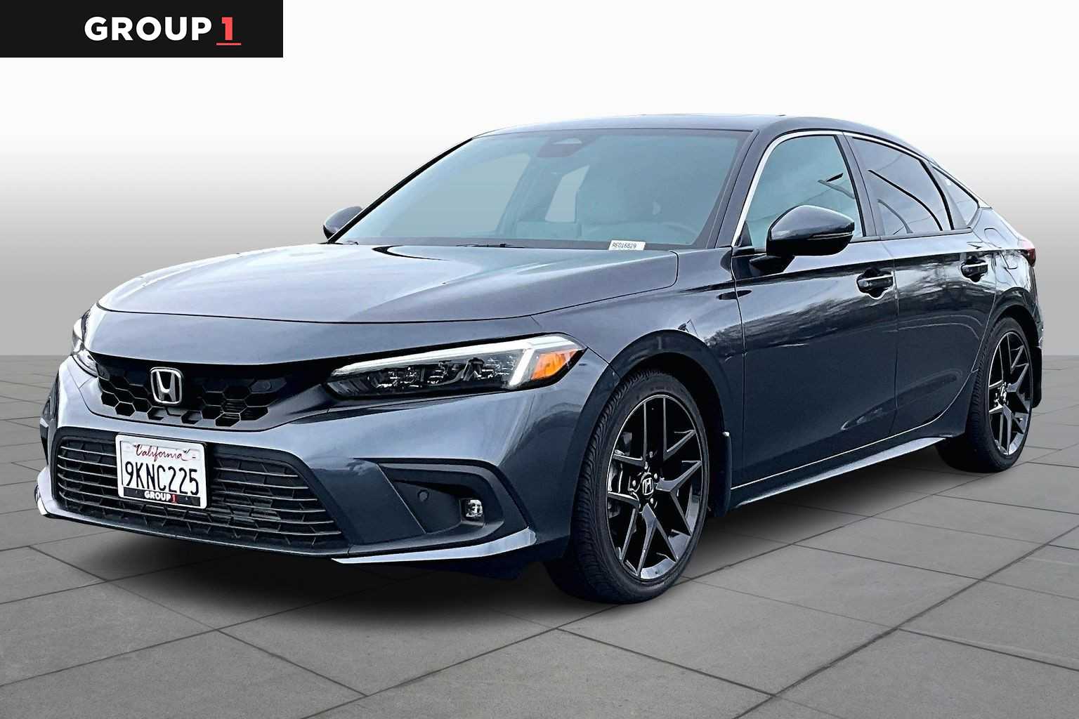 2024 Honda Civic Hatchback Sport Touring's photo